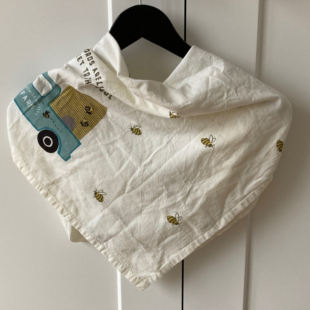 Blue Bee Farm Graphic Scarf - Cream/Blue